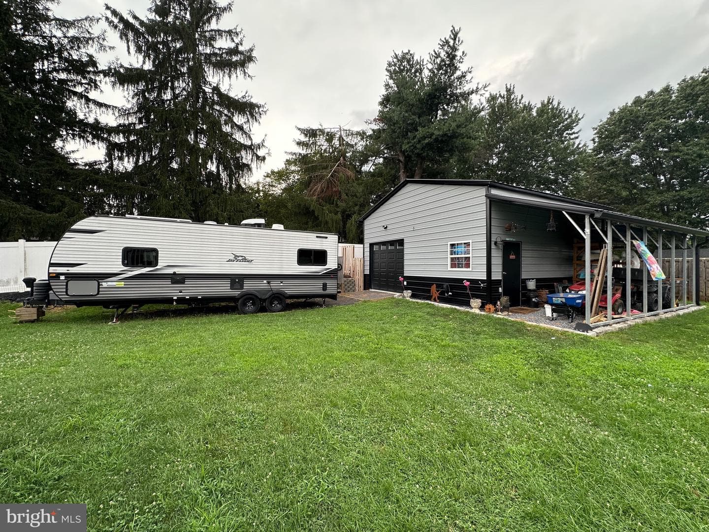 3 Findlay Drive photo 34