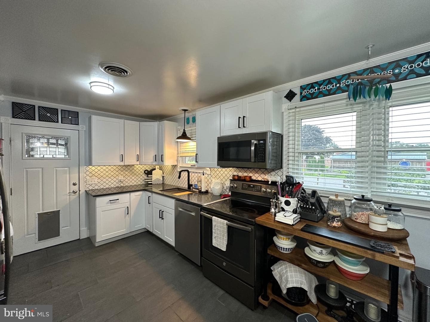 3 Findlay Drive photo 4