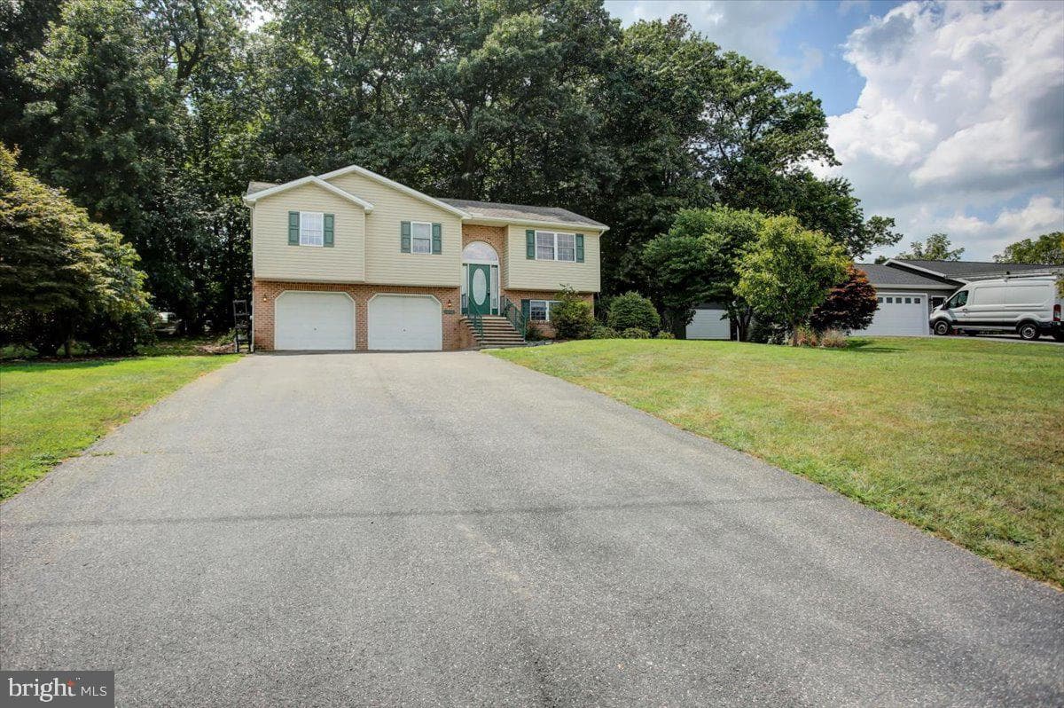 10119 Cardinal Drive photo 2