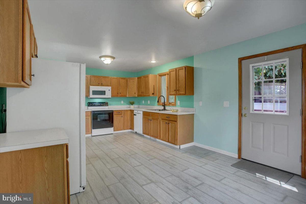 10119 Cardinal Drive photo 9