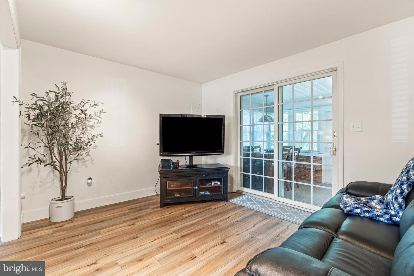 3398 Braemar Court photo 19