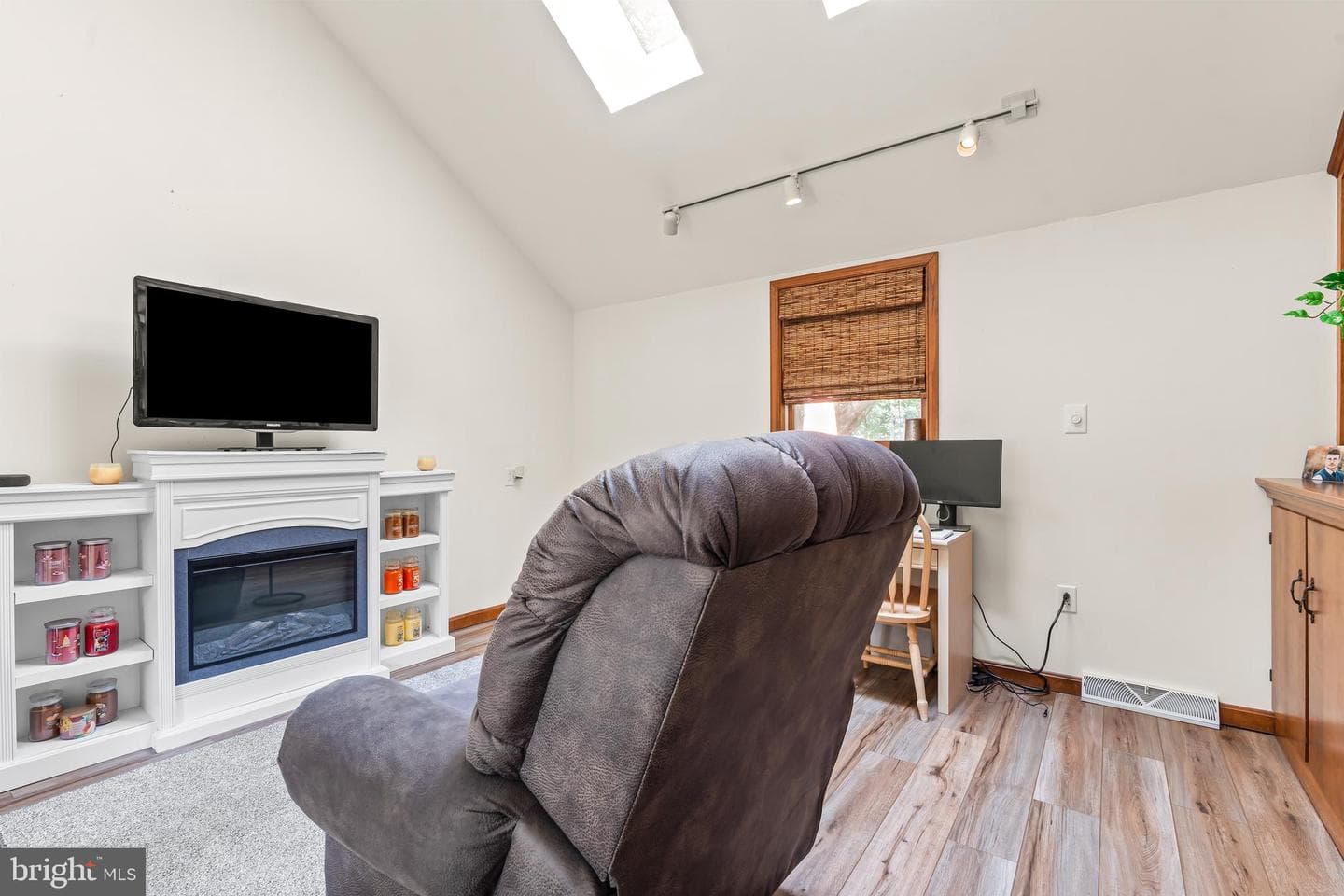3398 Braemar Court photo 24