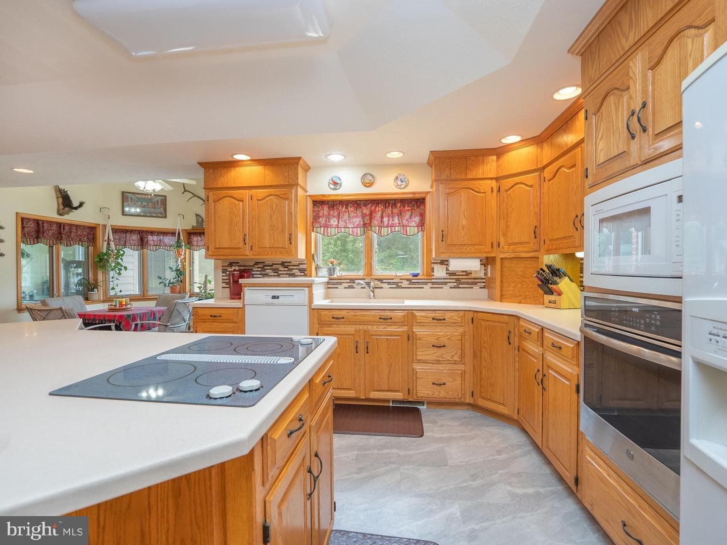 6426 Lincoln Way E photo 17