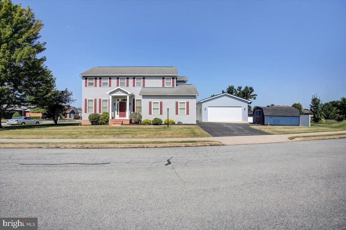 30 Parkwood Drive Drive photo 2