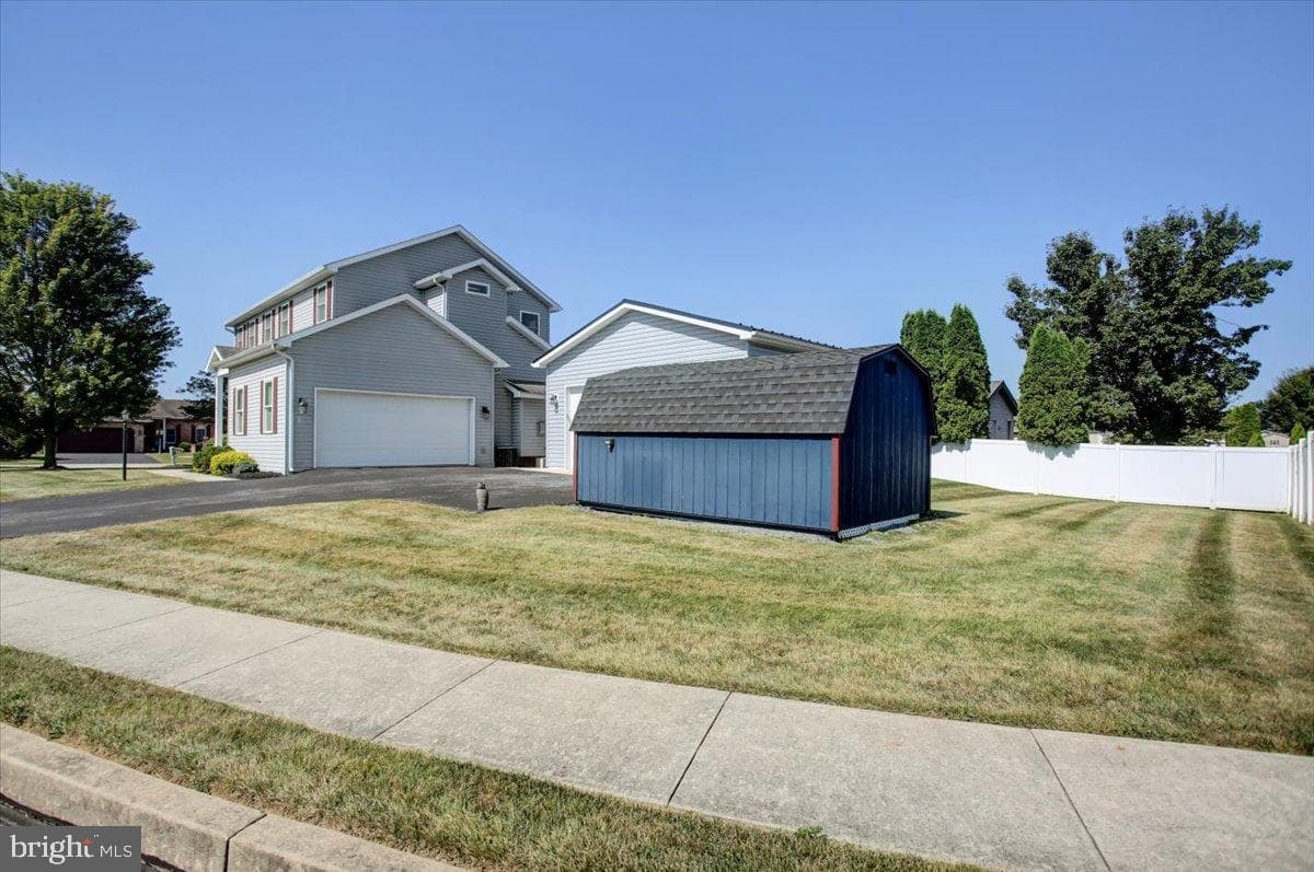 30 Parkwood Drive Drive photo 4
