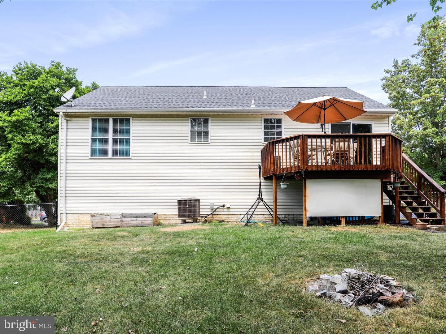 116 Hykes Road E photo 30