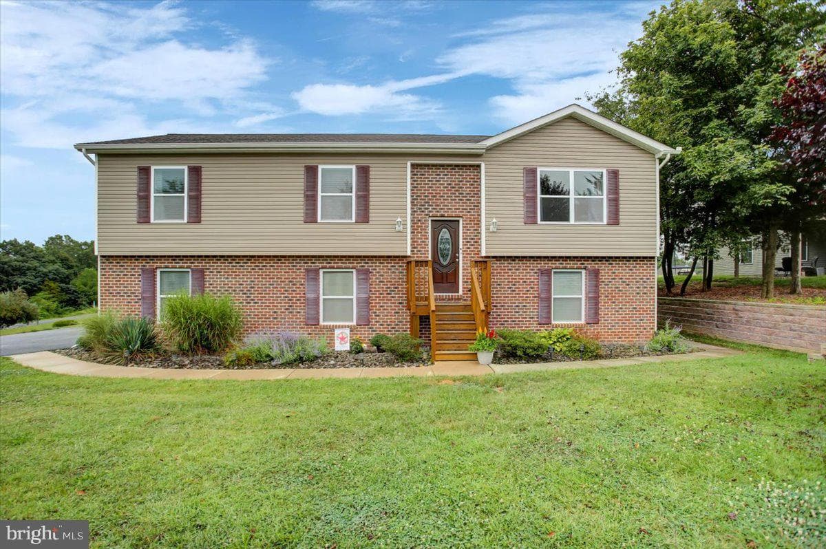 3610 Hickory Court photo 2