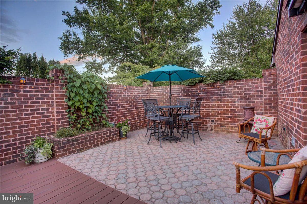 1577 Marilyn Court photo 112