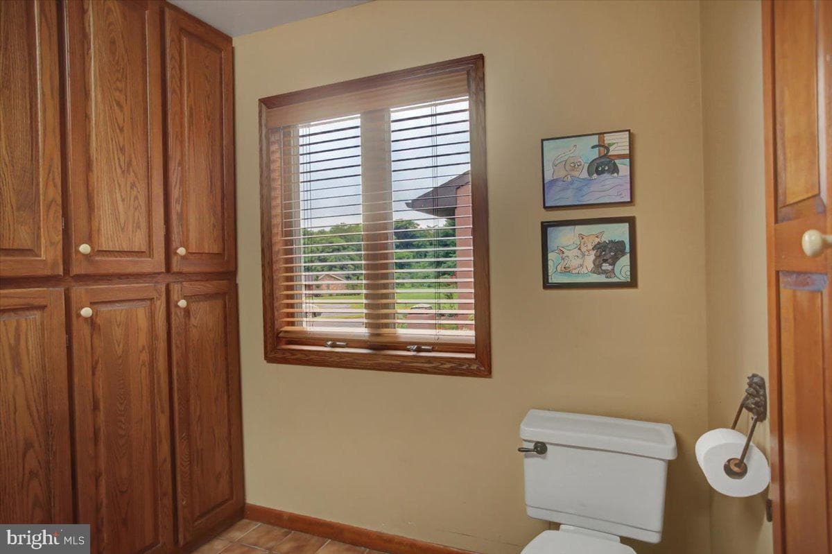 1577 Marilyn Court photo 16