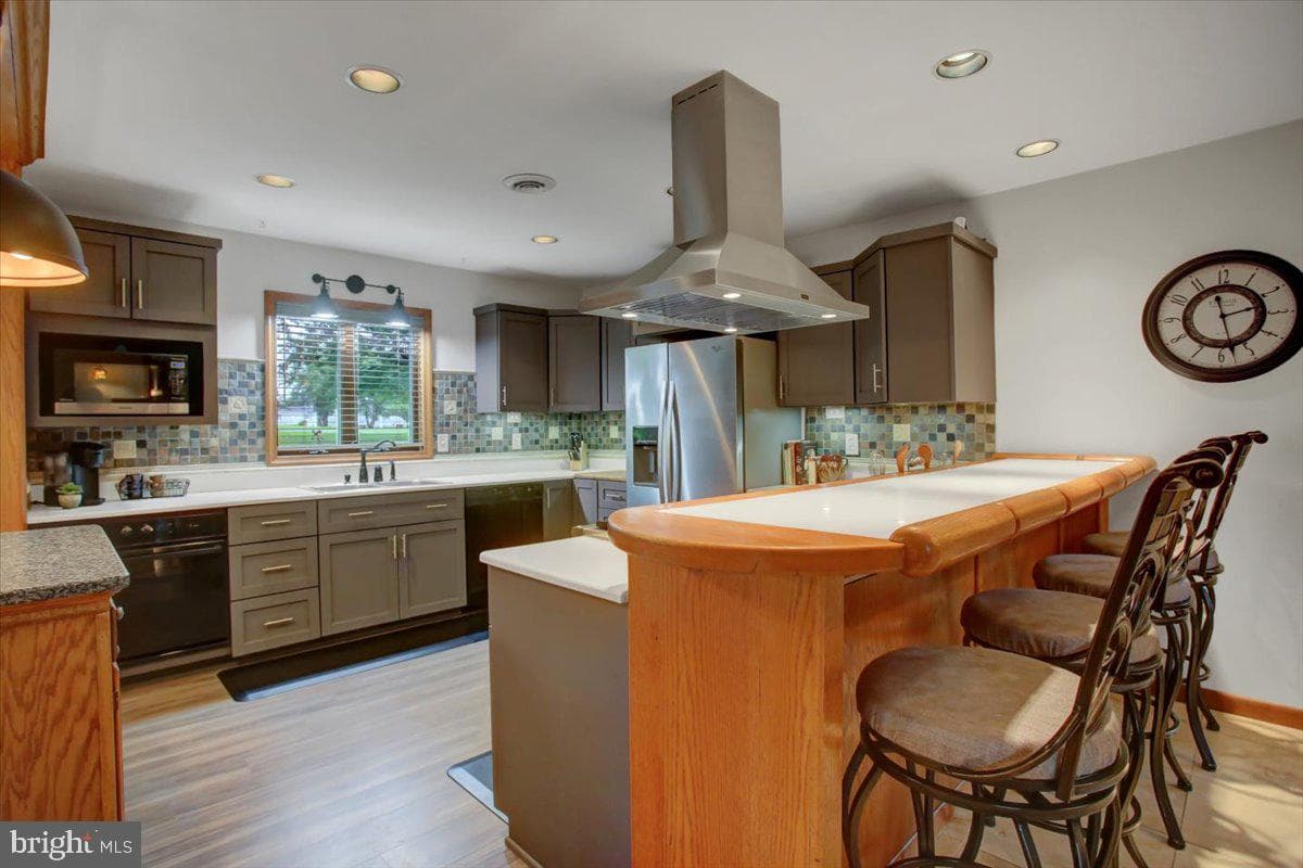 1577 Marilyn Court photo 23