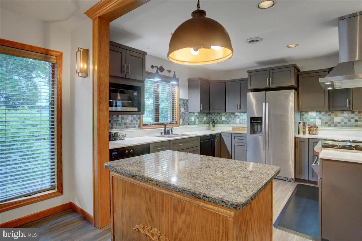 1577 Marilyn Court photo 25