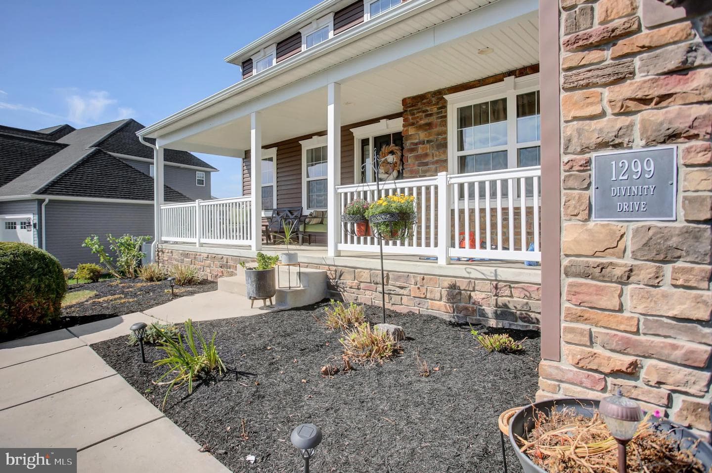 1299 Divinity Drive photo 2