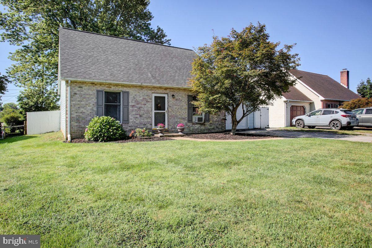 170 Guilford Drive Drive photo 2