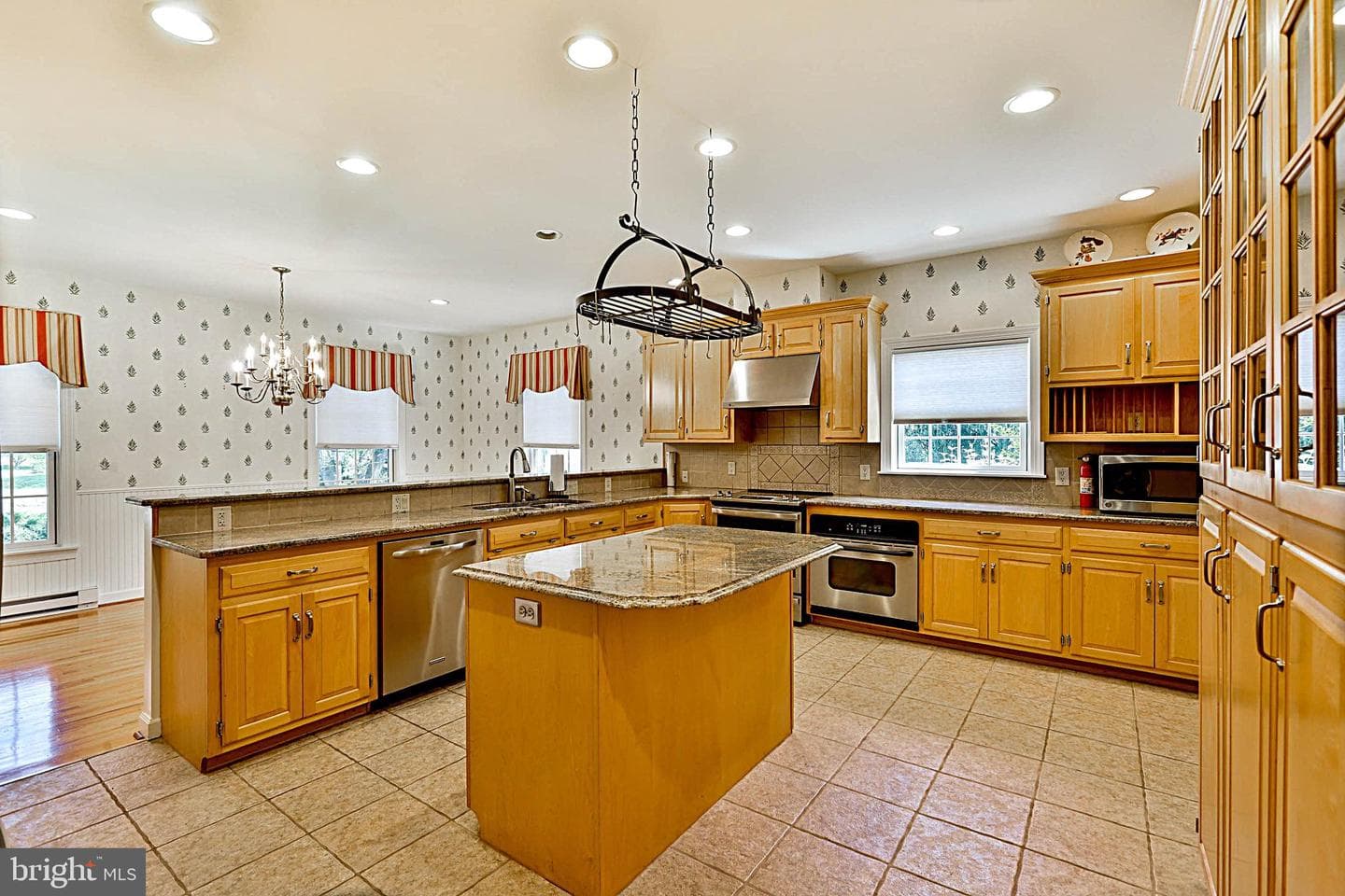 1558 Hearthside Drive photo 16