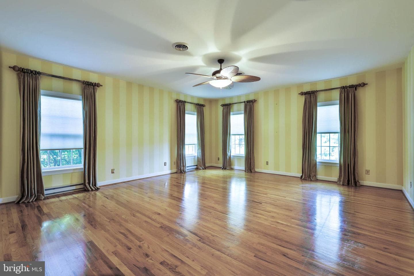 1558 Hearthside Drive photo 31