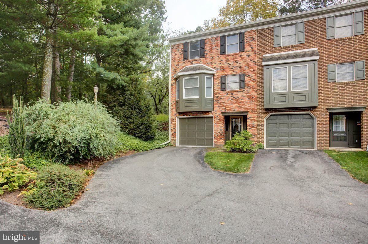 317 Valley View Drive photo 2