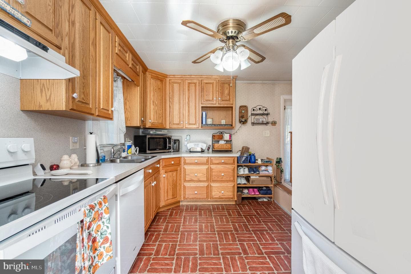 1621 Scotland Avenue photo 6