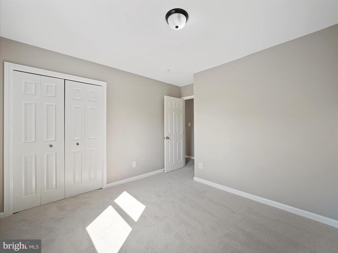 1448 Hollywell Avenue photo 16