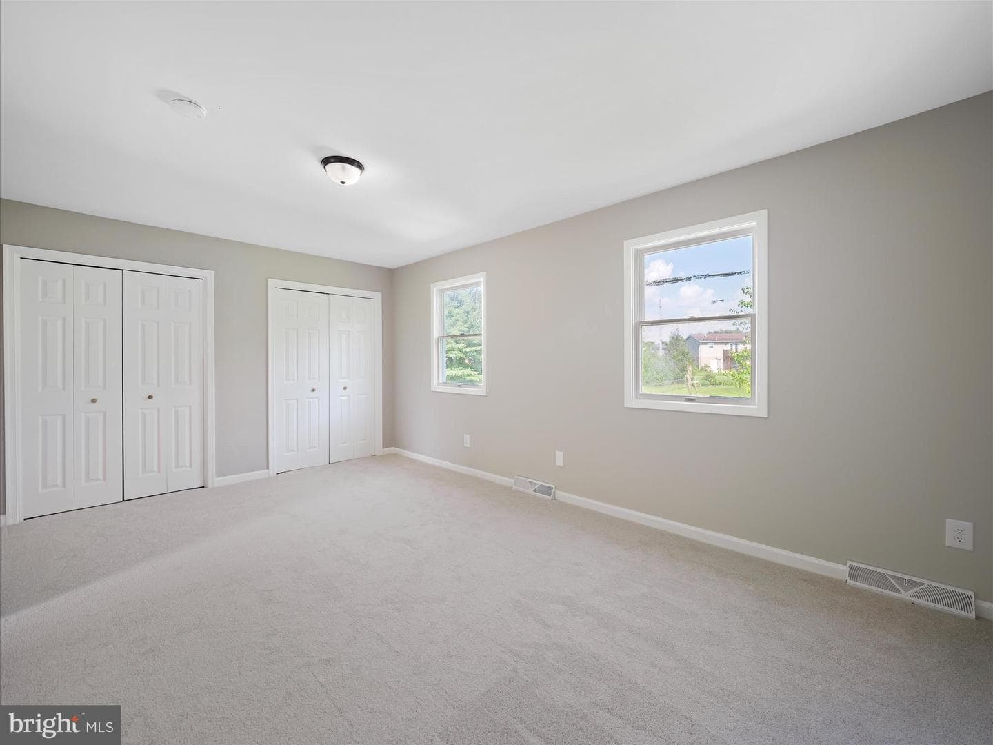 1448 Hollywell Avenue photo 17