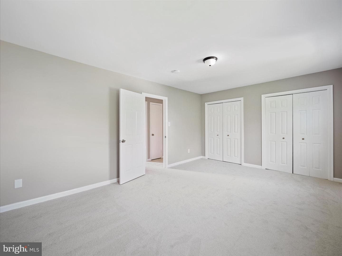 1448 Hollywell Avenue photo 18
