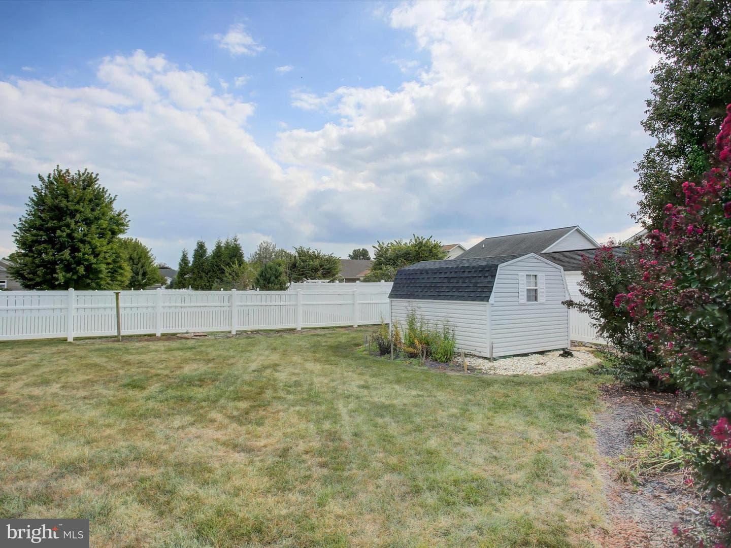 245 Lantern Lane photo 32