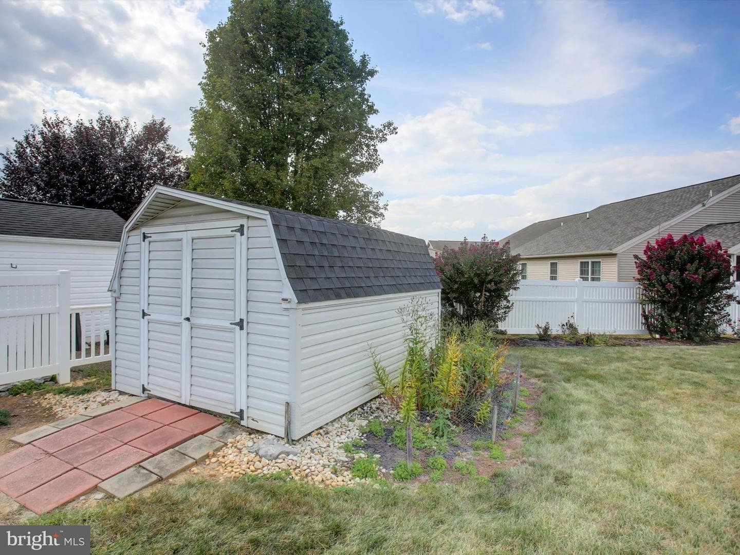 245 Lantern Lane photo 35