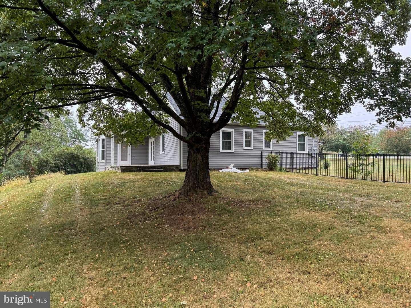 2381 Lincoln Way West photo 21
