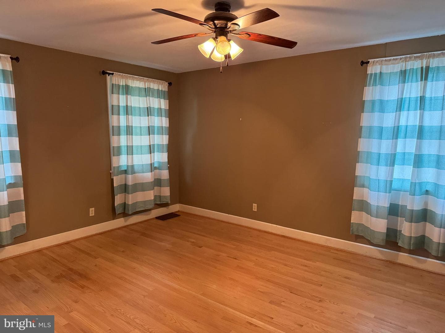 2381 Lincoln Way West photo 43