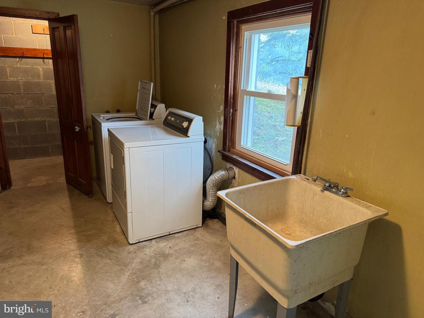 2381 Lincoln Way West photo 67