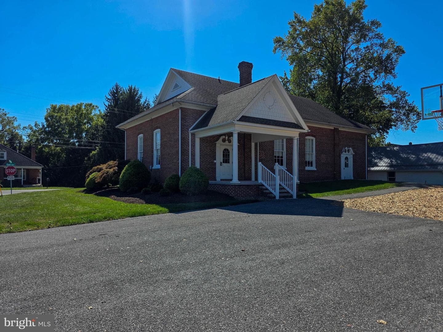 171 East Avenue photo 26