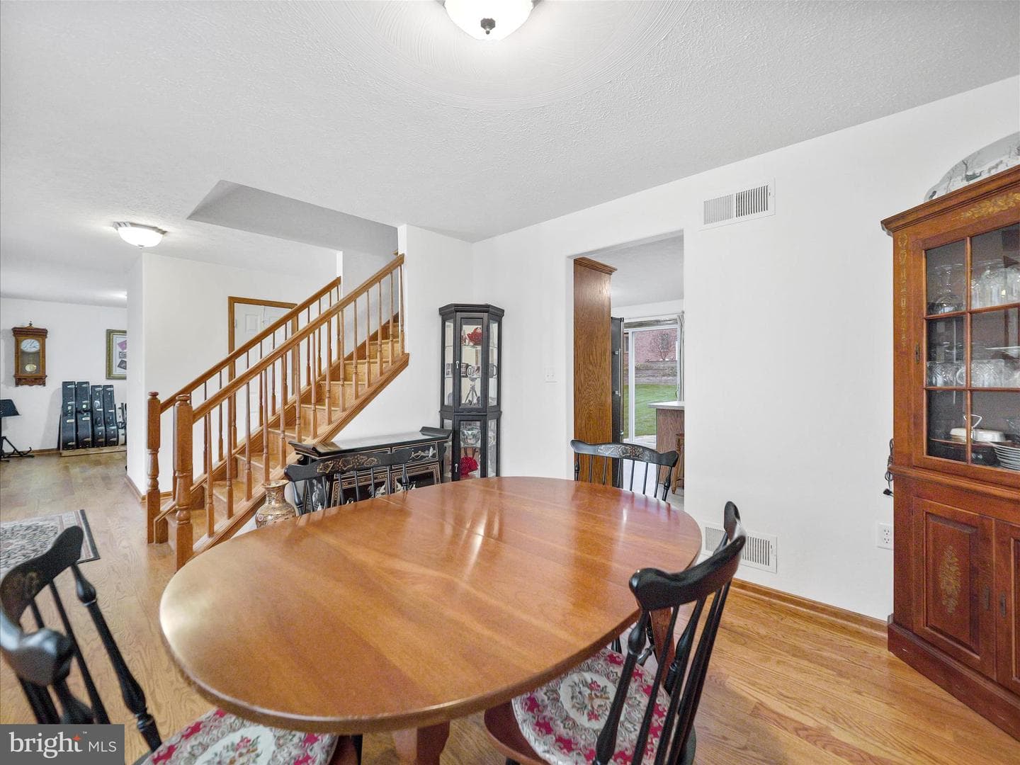 290 Leedy Way West W photo 22