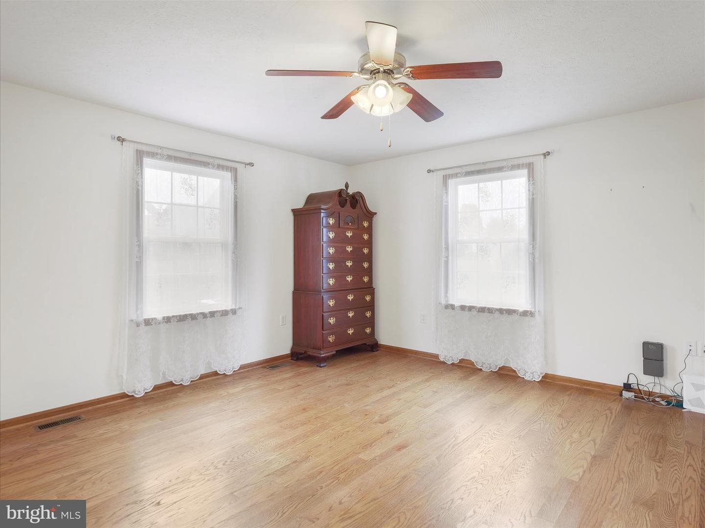 290 Leedy Way West W photo 24