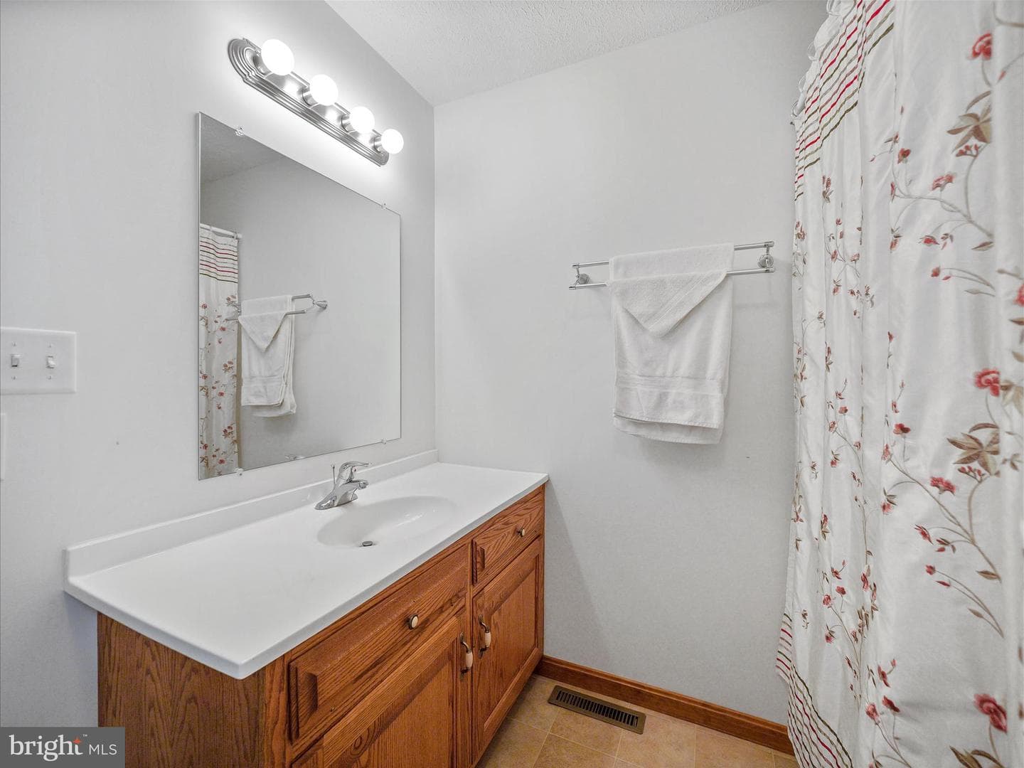 290 Leedy Way West W photo 31