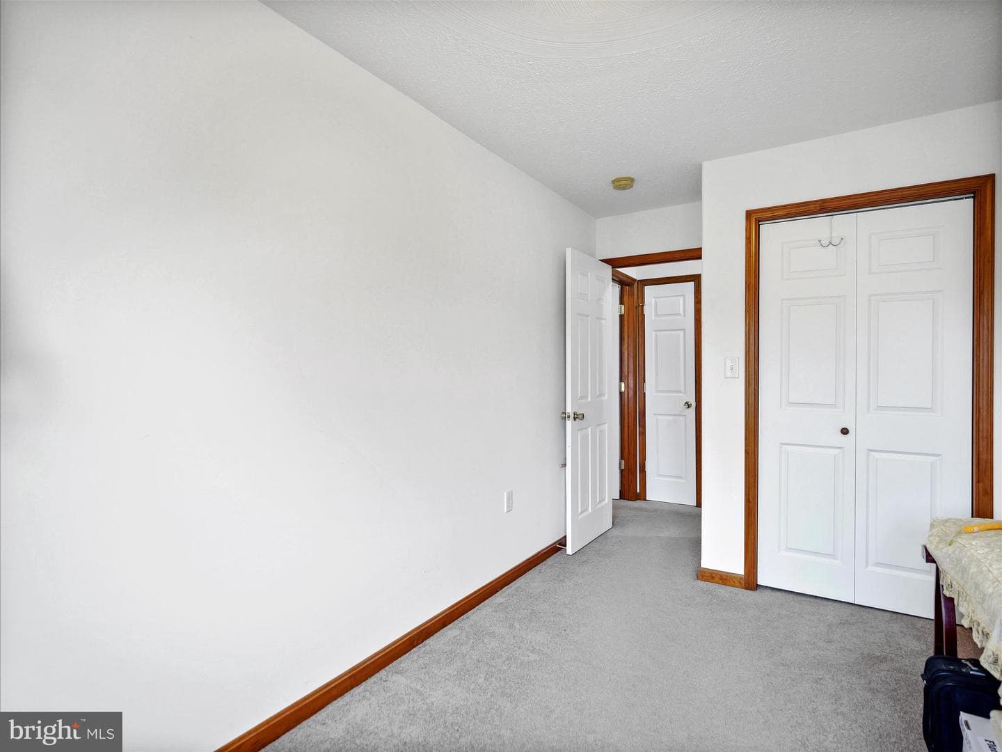 290 Leedy Way West W photo 32