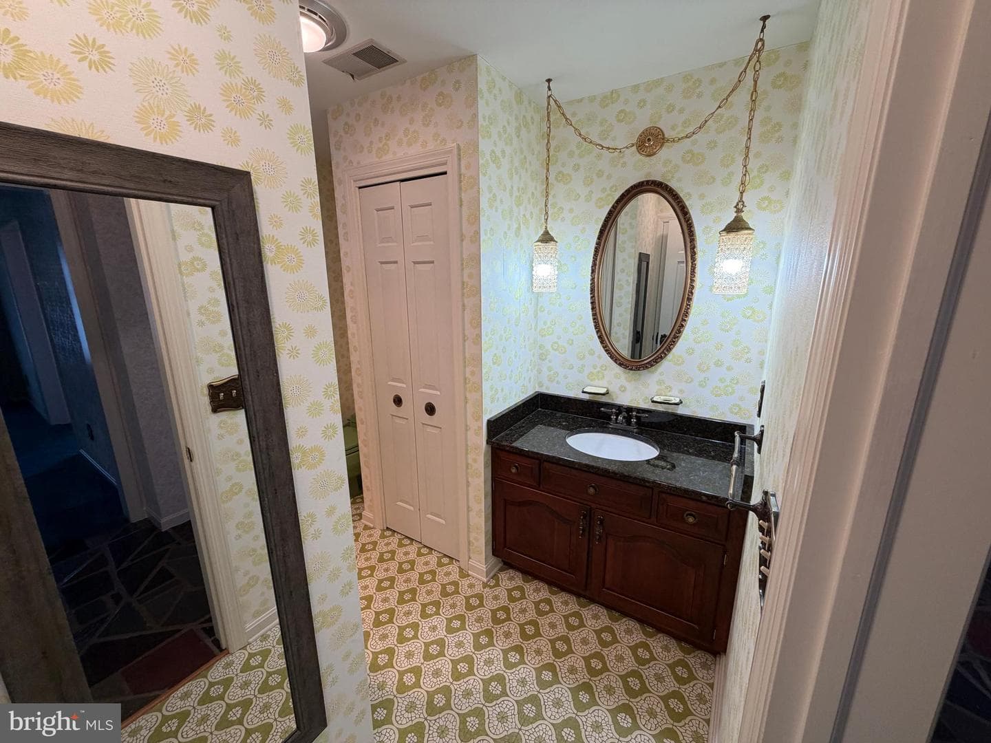 586 Crestwood Drive photo 63