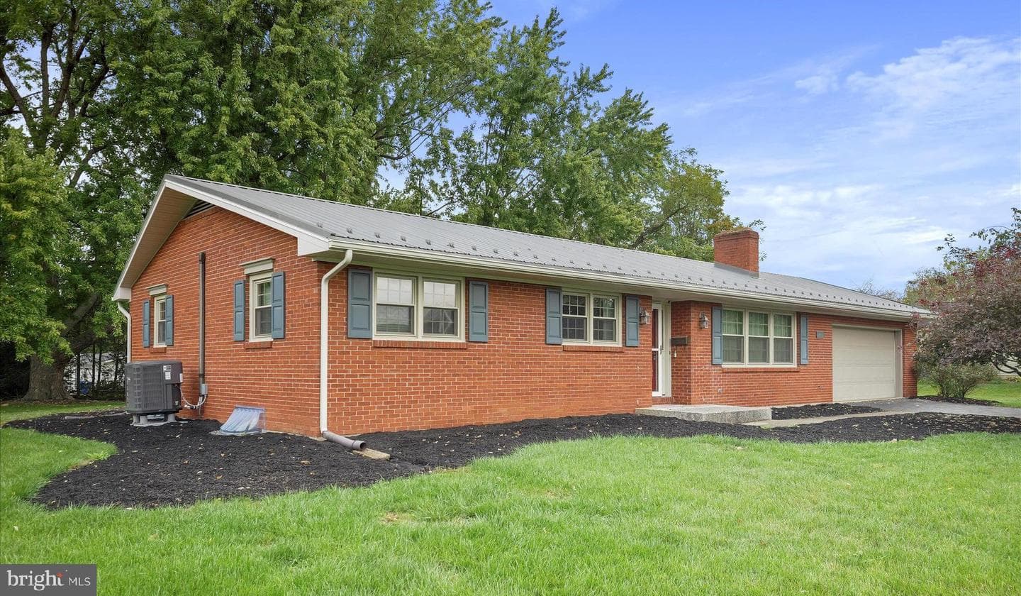560 Meadowview Circle photo 2