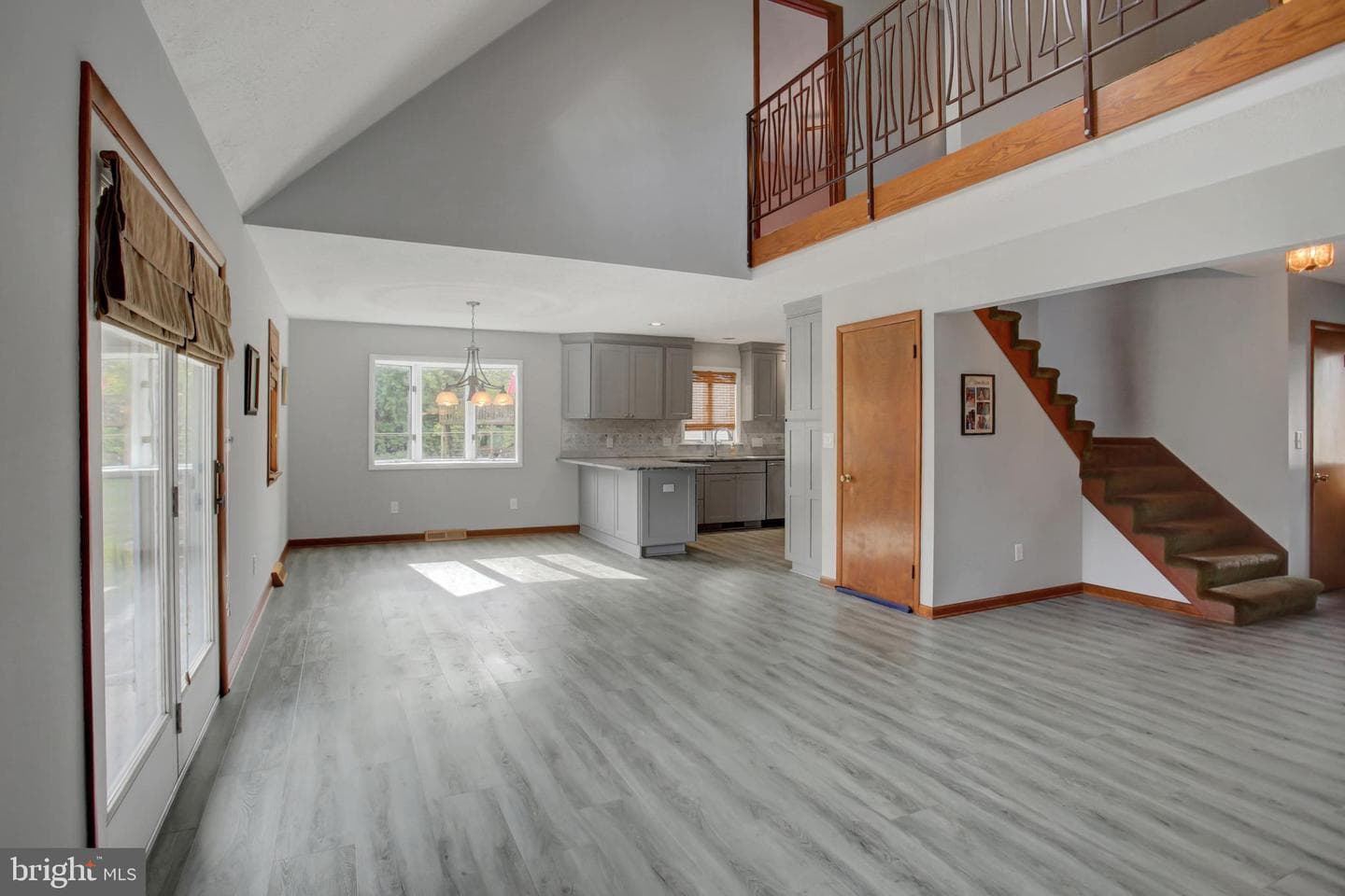 10050 Mccreary Road photo 11