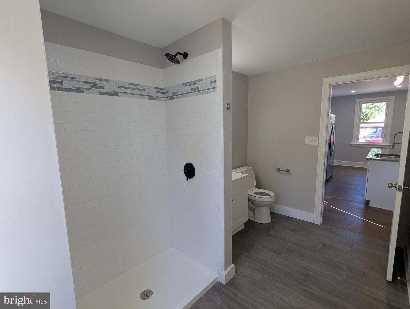 607 Pleasant Street photo 15