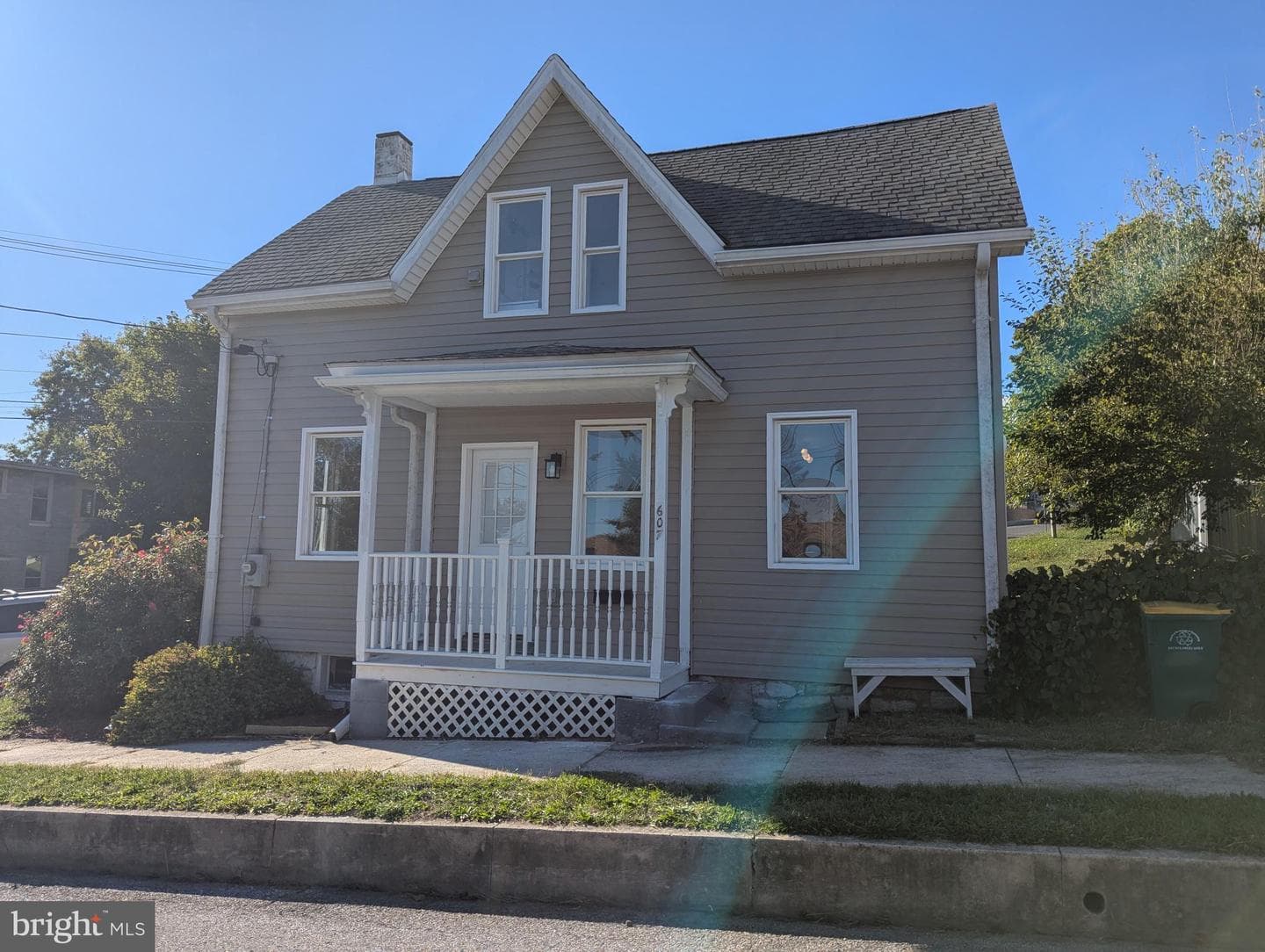 607 Pleasant Street photo 2