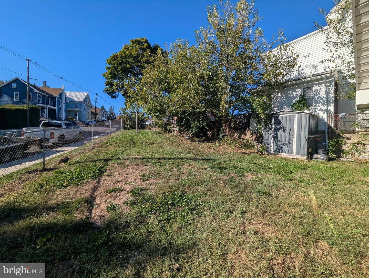 607 Pleasant Street photo 21