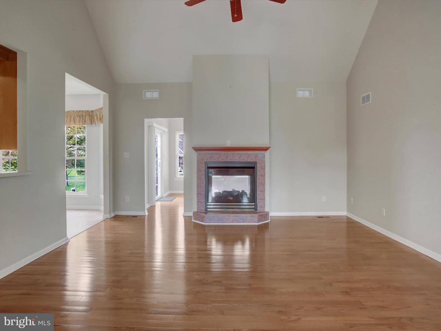 11765 Melrose Avenue photo 22