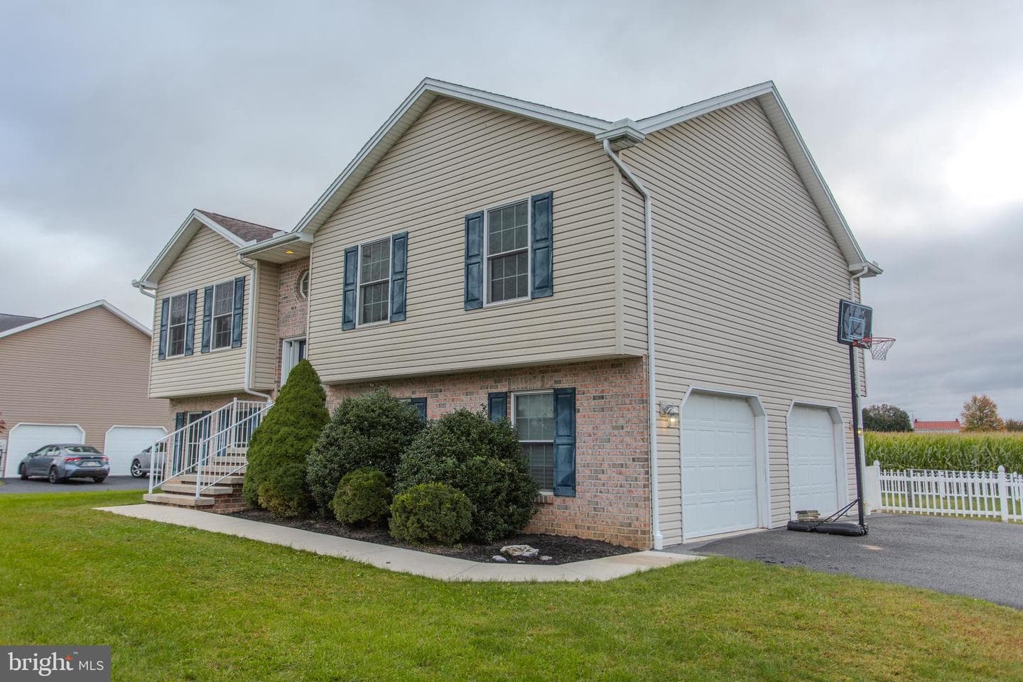 11268 Thornwood Road photo 3