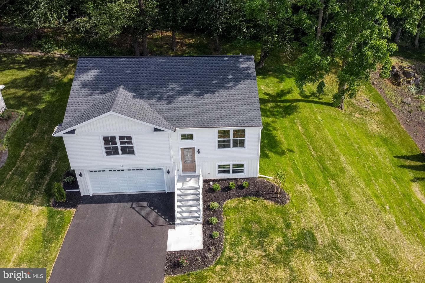 197 Echo Drive photo 3