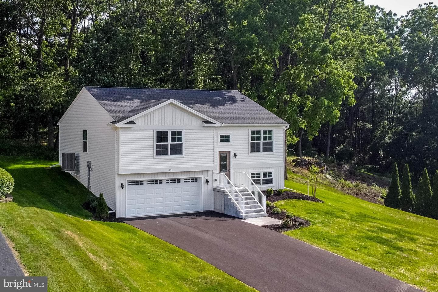 197 Echo Drive photo 4