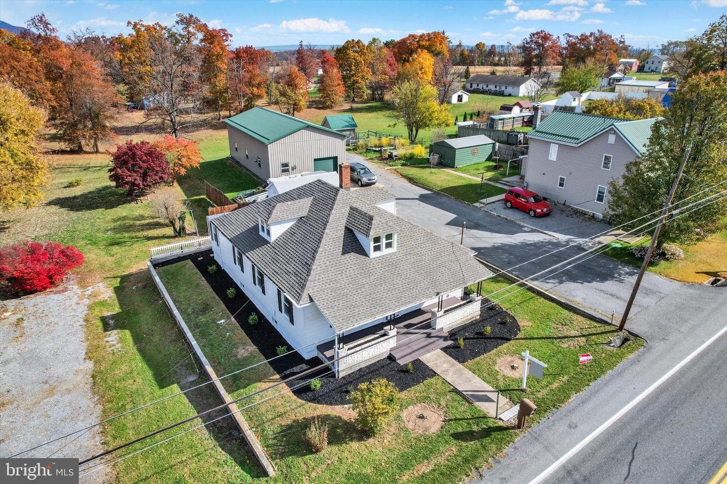 13883 Buchanan Trail W photo 2