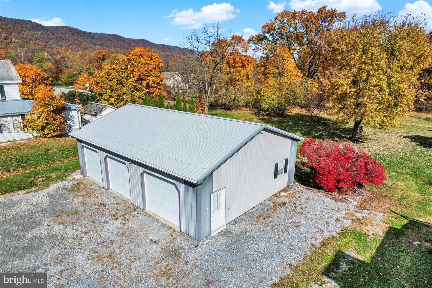 13883 Buchanan Trail W photo 3