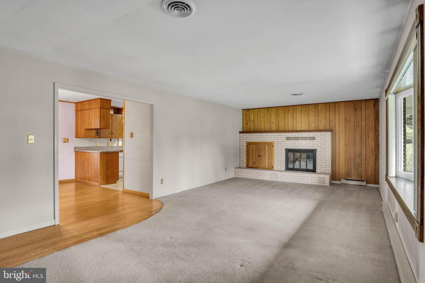 594 Shadyside Drive photo 2