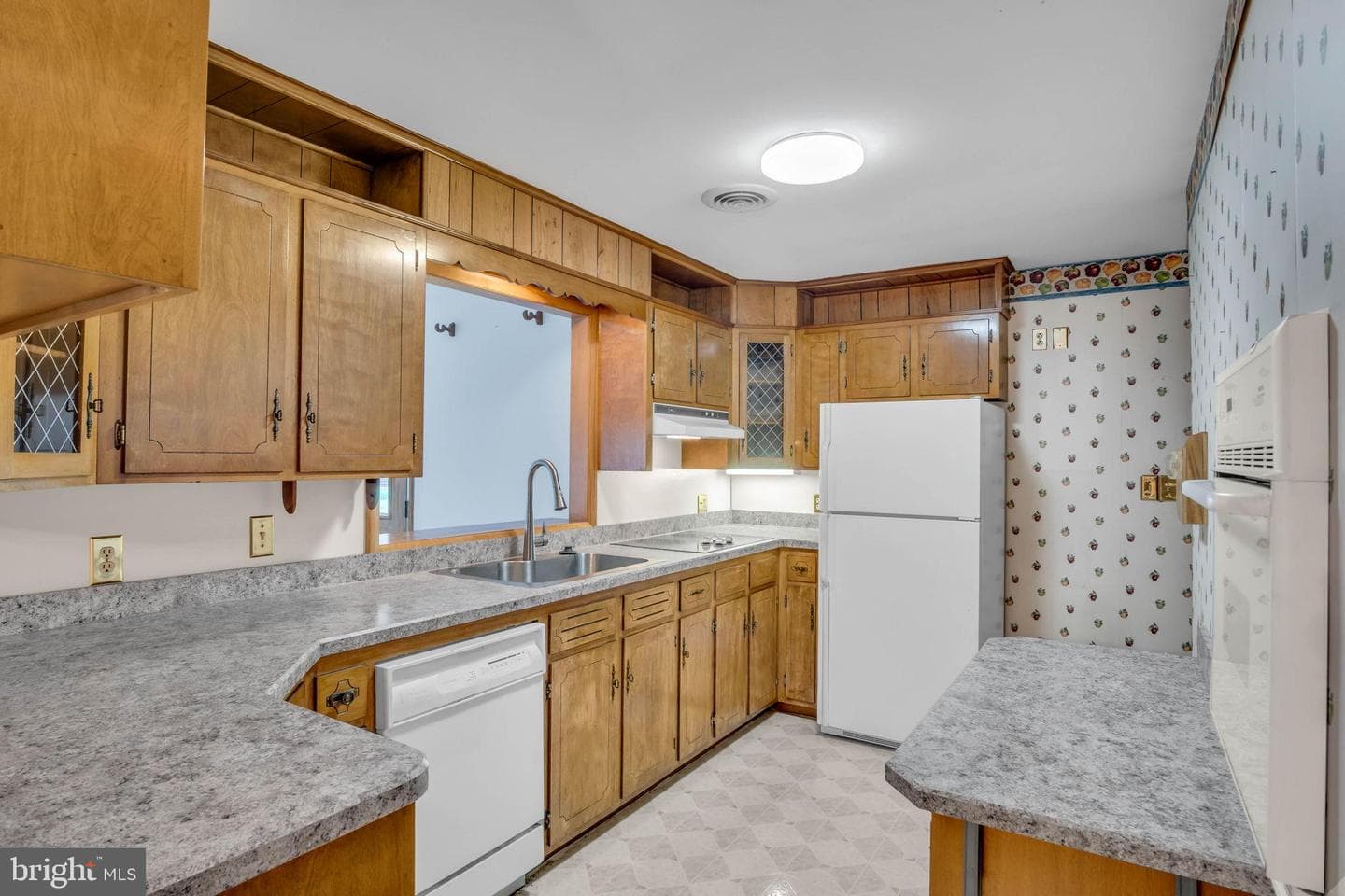 594 Shadyside Drive photo 8