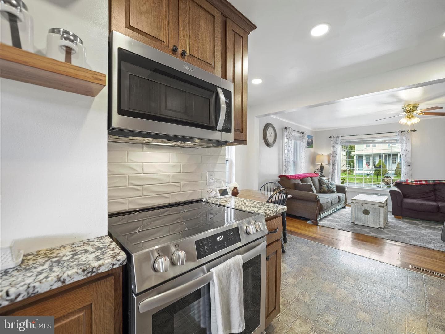 454 East King Street photo 11