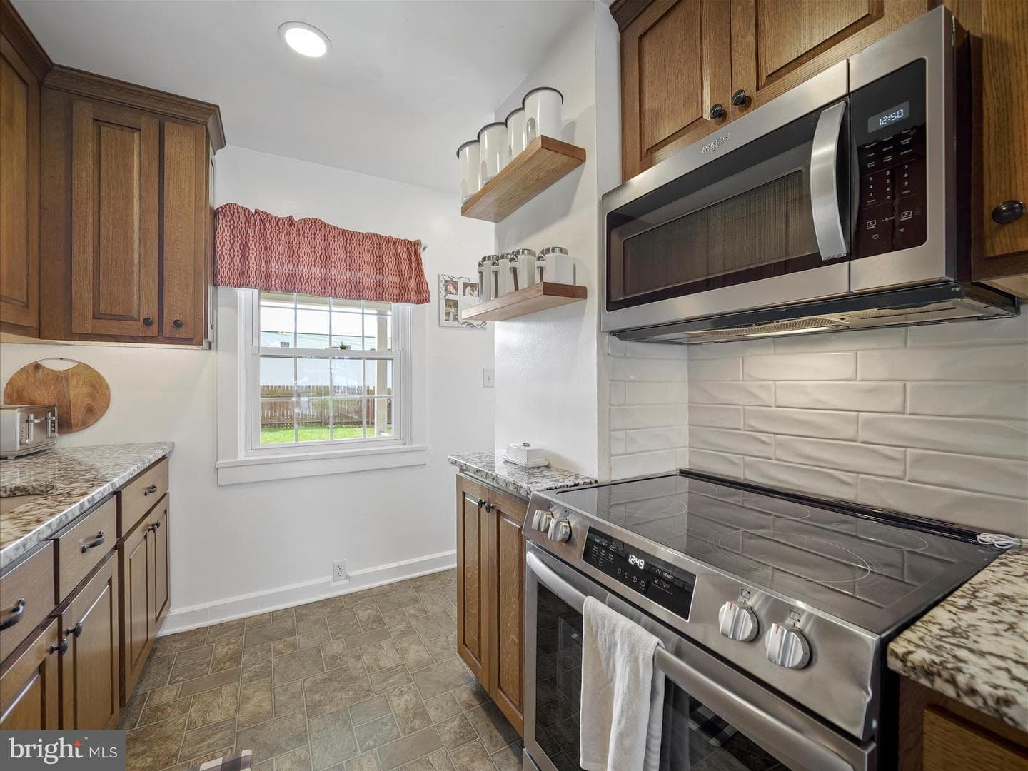 454 East King Street photo 9